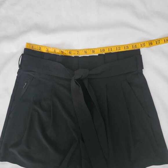 Athleta Sky Line Short II Black Paperbag Tie Waist Shorts Women's Size 6 - Picture 11 of 16